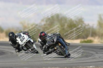 media/Nov-16-2025-Race Pace (Sun) [[8c5fa54630]]/Verified Riders/2-Turn 7 (945am)/